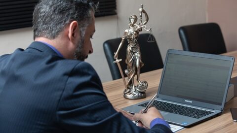 How an Immigration Lawyer Can Help With Your Visa Application