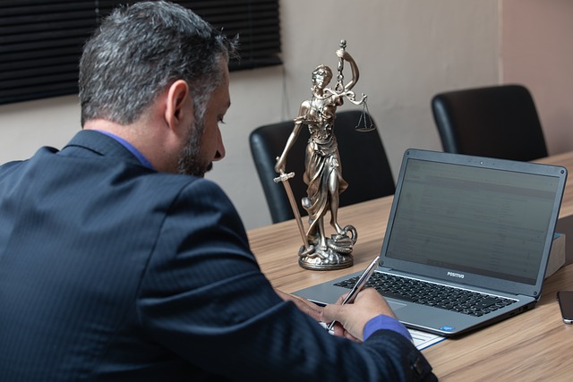 lawyer, Image credit: Pixabay